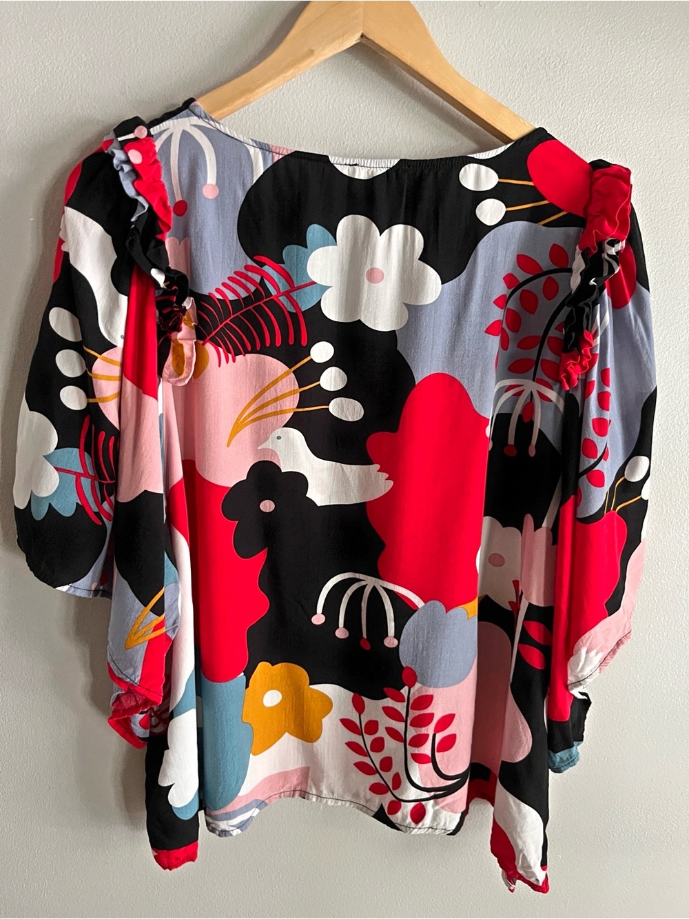 Jodifl Abstract Floral Flutter Sleeve Blouse Oversized Boho Top M - Picture 6 of 7